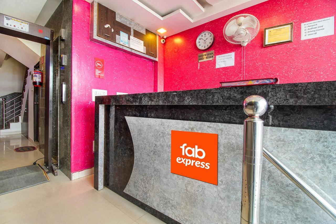 Fabexpress Tp Suite Near Igi Airport New Delhi Ngoại thất bức ảnh
