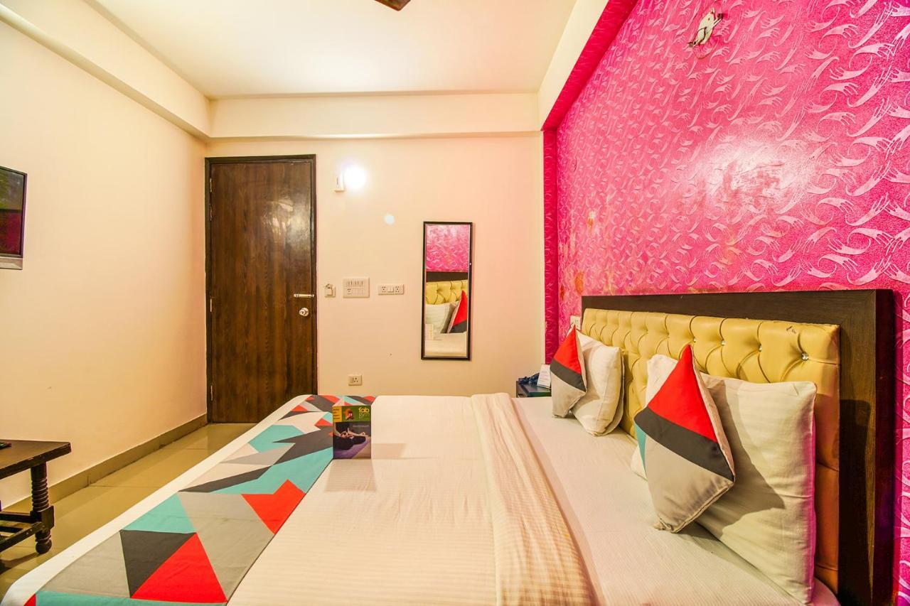 Fabexpress Tp Suite Near Igi Airport New Delhi Ngoại thất bức ảnh